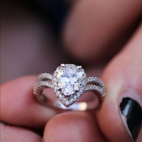 New White Gold Plated Delicate Water Drop Ring - Picture 5 of 6